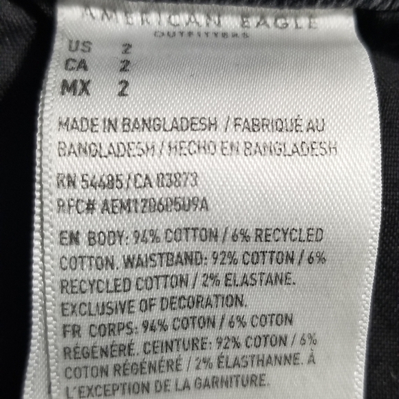 American Eagle NWT Distressed Highest Rise 90's Boyfriend Shorts. Size 2 / 26W. - Picture 11 of 11